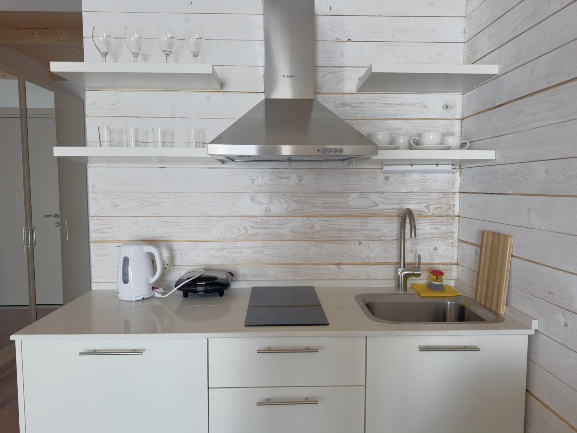 - Four Seasons Apartment *